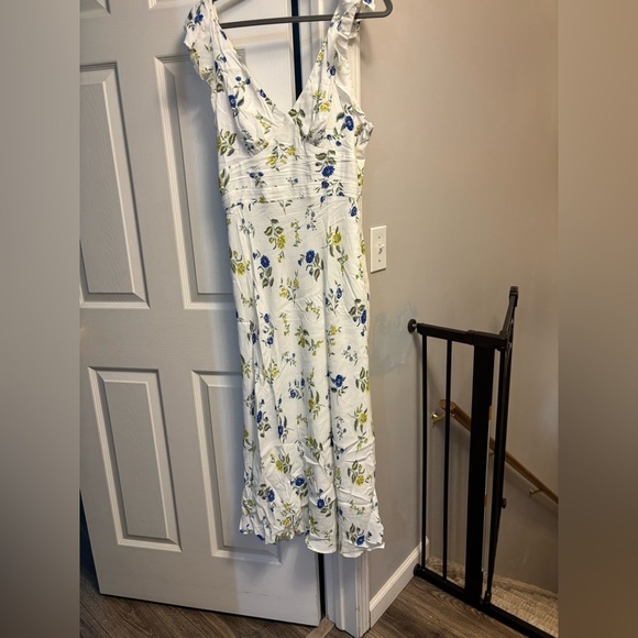 Jason Wu Collection White Floral Ruffal V Neck Size 10 Retail $395. Designer - Picture 2 of 4
